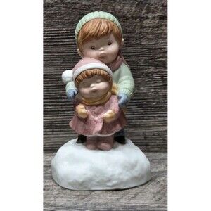 Vintage 1985 AVON Christmas Musical Figurine Porcelain Joy to the World